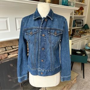 GAP dark wash jean jacket size medium